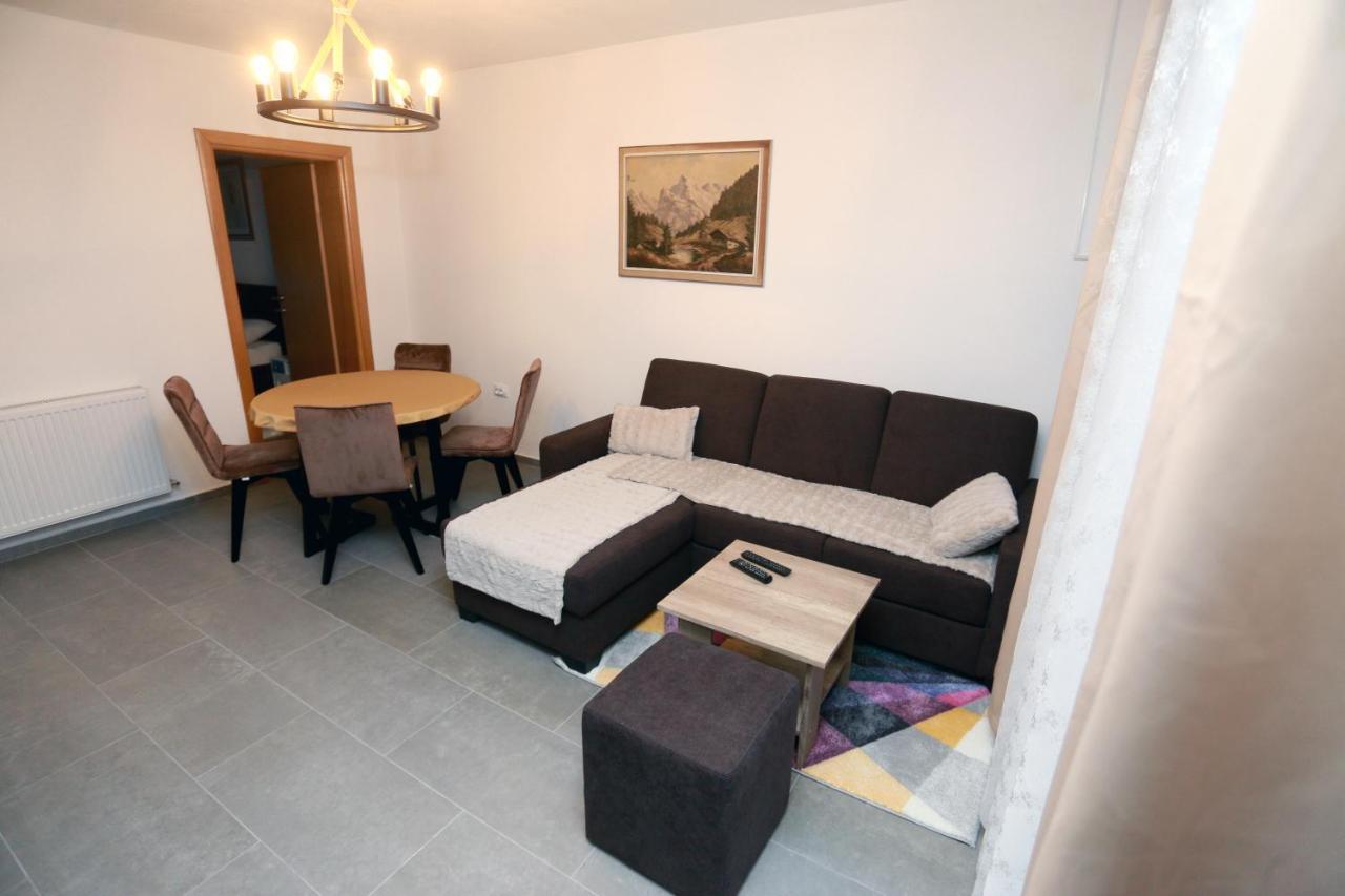 Ferienwohnung Apartman Felix Laktaši Exterior foto