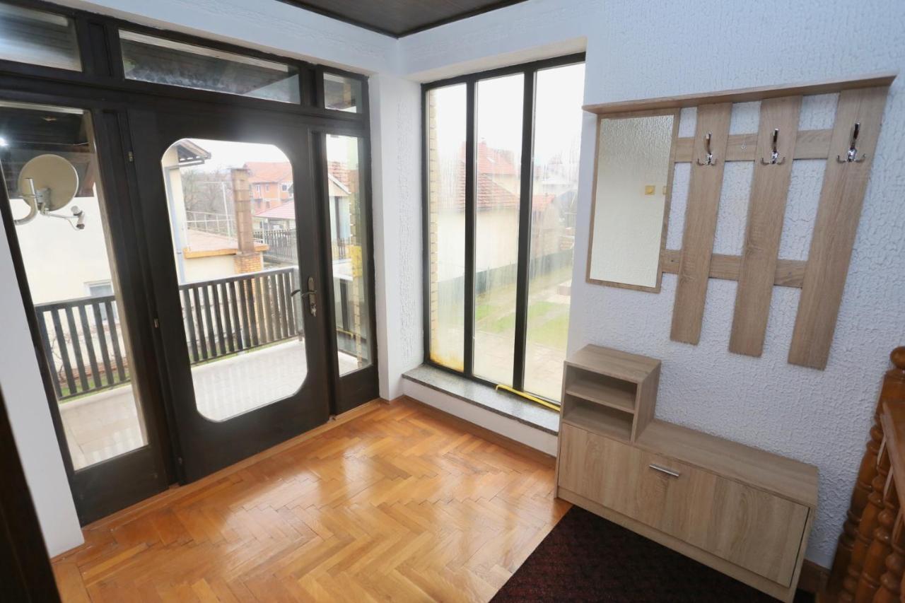 Ferienwohnung Apartman Felix Laktaši Exterior foto